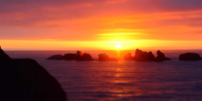 潮流玩具与创意生活用品的跨界融合：收藏玩具如何重塑日常美学