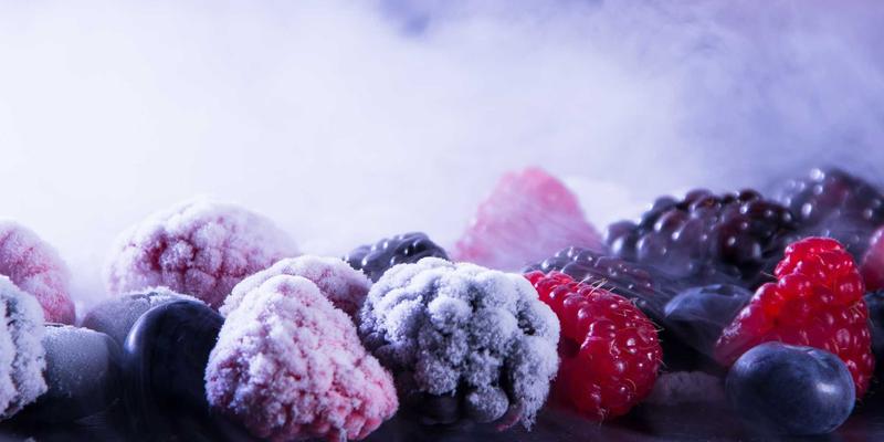 阳台空间蜕变指南：用创意家具与潮流玩具收藏打造极客休闲圣地